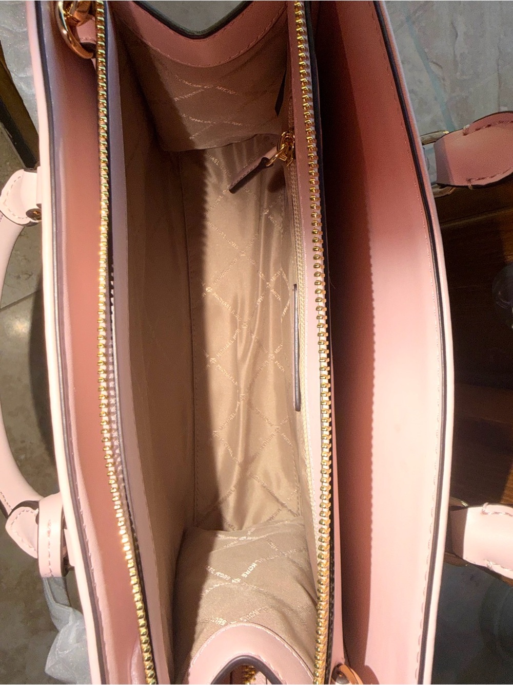 Michael Kors Sheila Powder Blush Heart-Quilted Satchel NWT - Picture 12 of 15